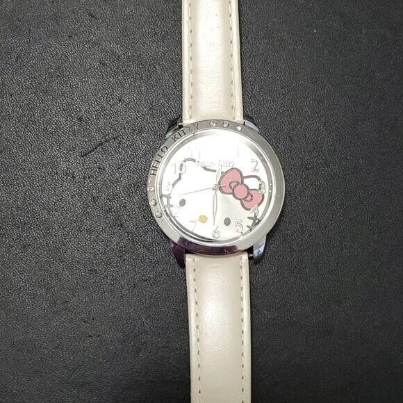 Cream and silver tone Hello Kitty watch - Picture 6 of 12